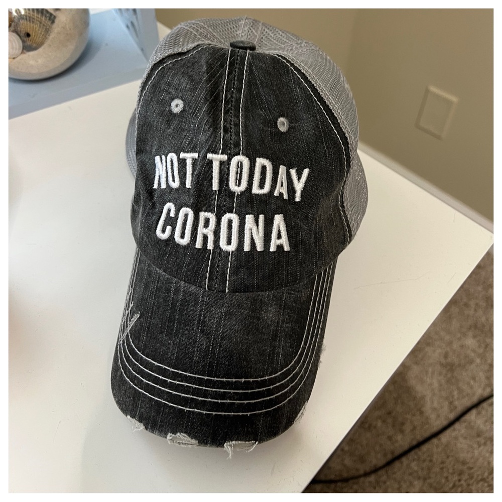 Adjustable snap hat